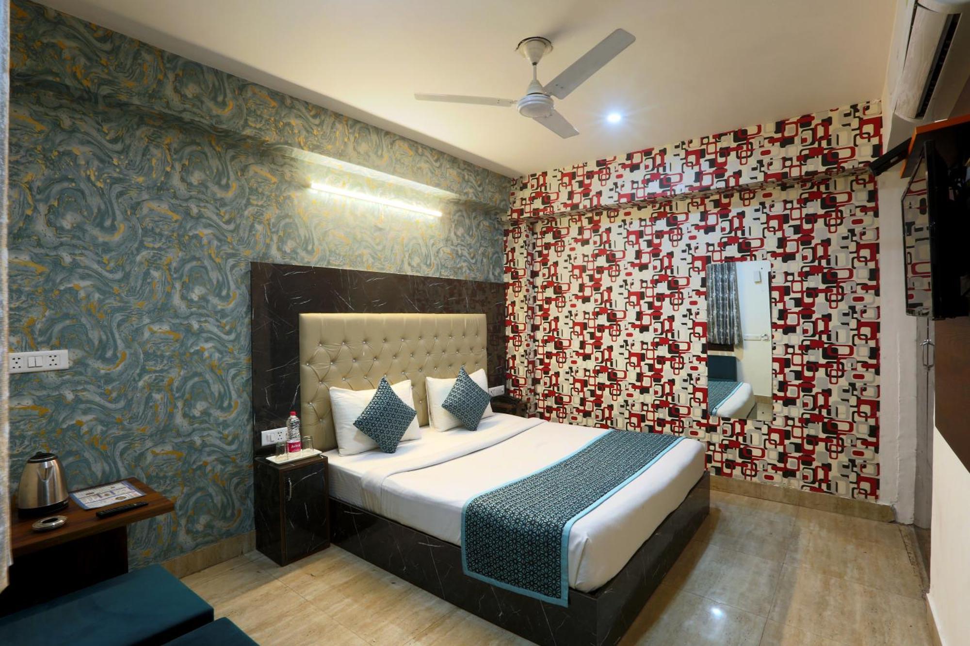 Venture Near International Airport Hotel New Delhi