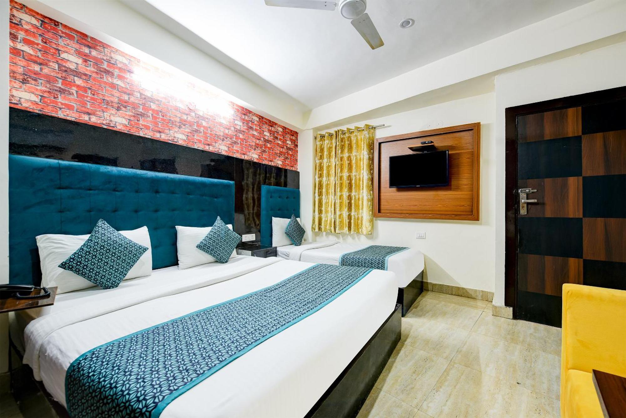 Venture Near International Airport 4*