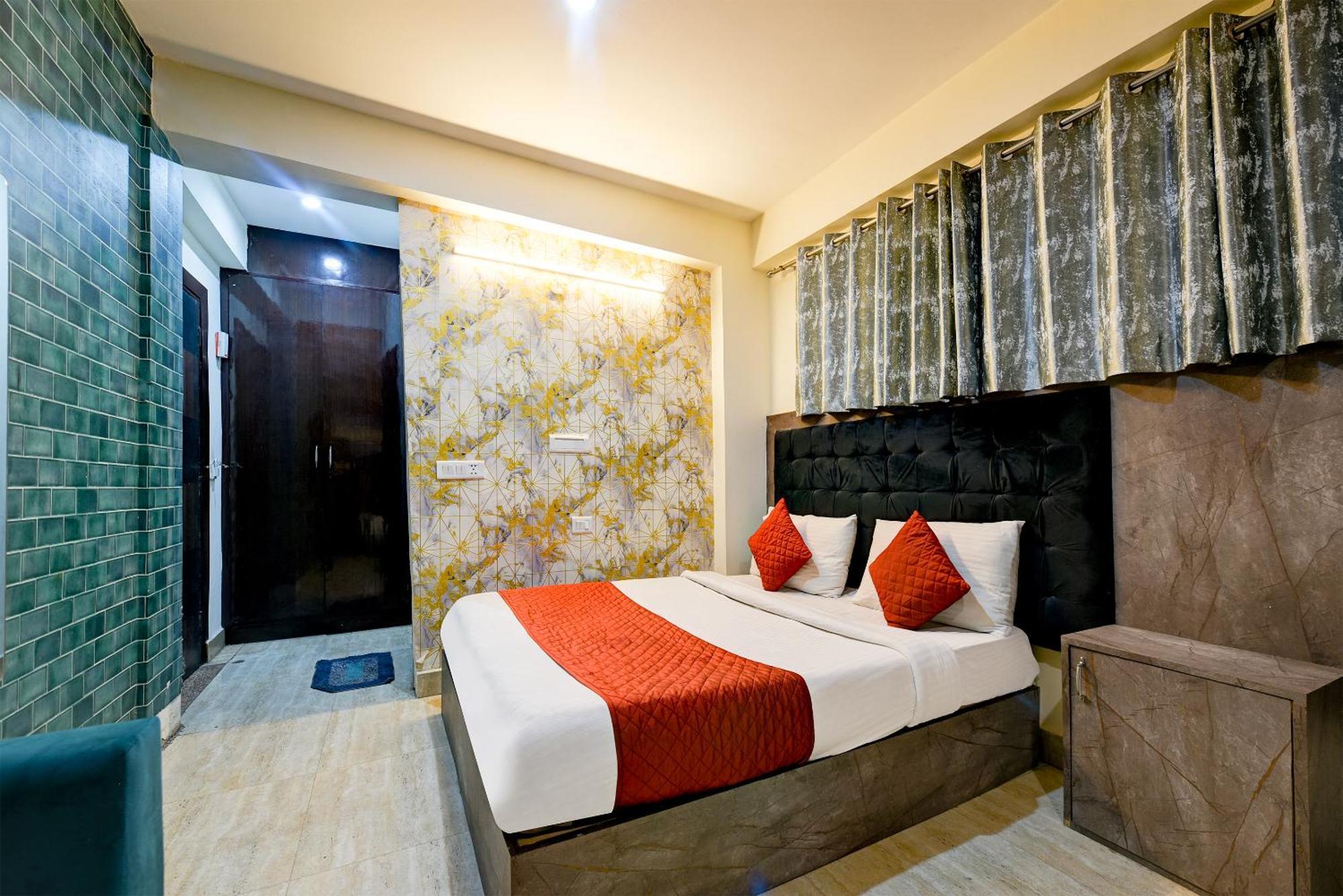 Venture Near International Airport Hotel 4*